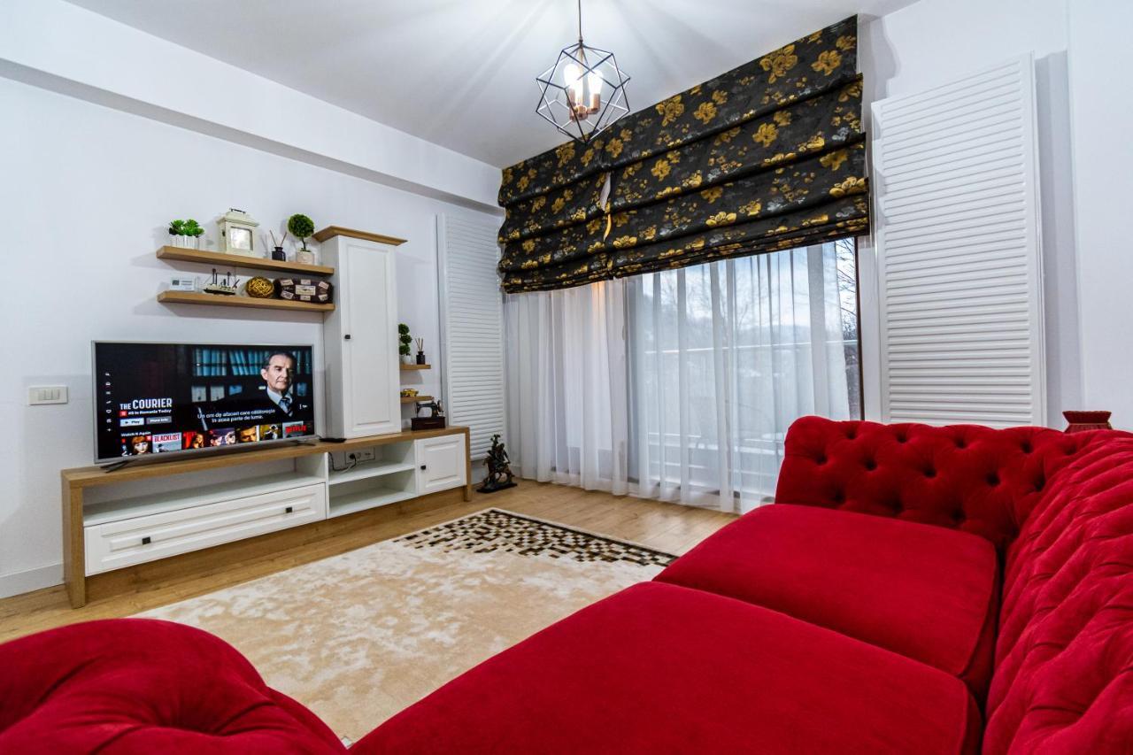 Appartamento Lighthouse Central Apt With Unique Views Of The Fortress, Free Parking, 5 Min By Car From The Old Town Braşov Esterno foto