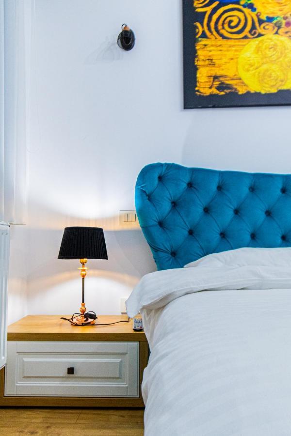 Appartamento Lighthouse Central Apt With Unique Views Of The Fortress, Free Parking, 5 Min By Car From The Old Town Braşov Esterno foto