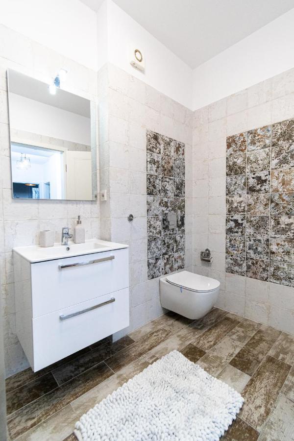 Appartamento Lighthouse Central Apt With Unique Views Of The Fortress, Free Parking, 5 Min By Car From The Old Town Braşov Esterno foto