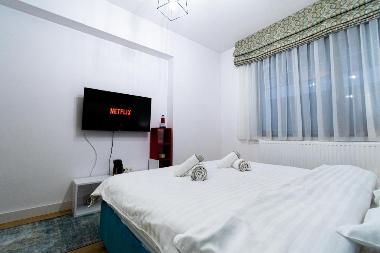 Appartamento Lighthouse Central Apt With Unique Views Of The Fortress, Free Parking, 5 Min By Car From The Old Town Braşov Esterno foto