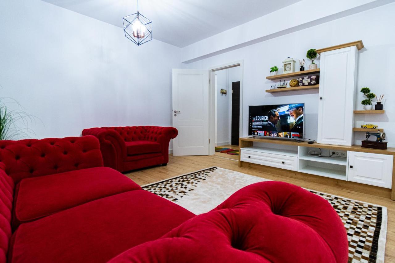 Appartamento Lighthouse Central Apt With Unique Views Of The Fortress, Free Parking, 5 Min By Car From The Old Town Braşov Esterno foto